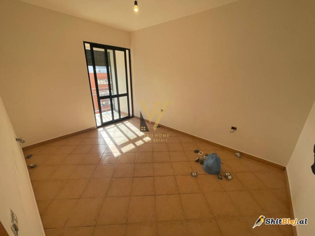 2+1 TE RRUGA E KAVAJES 142.000 EURO
