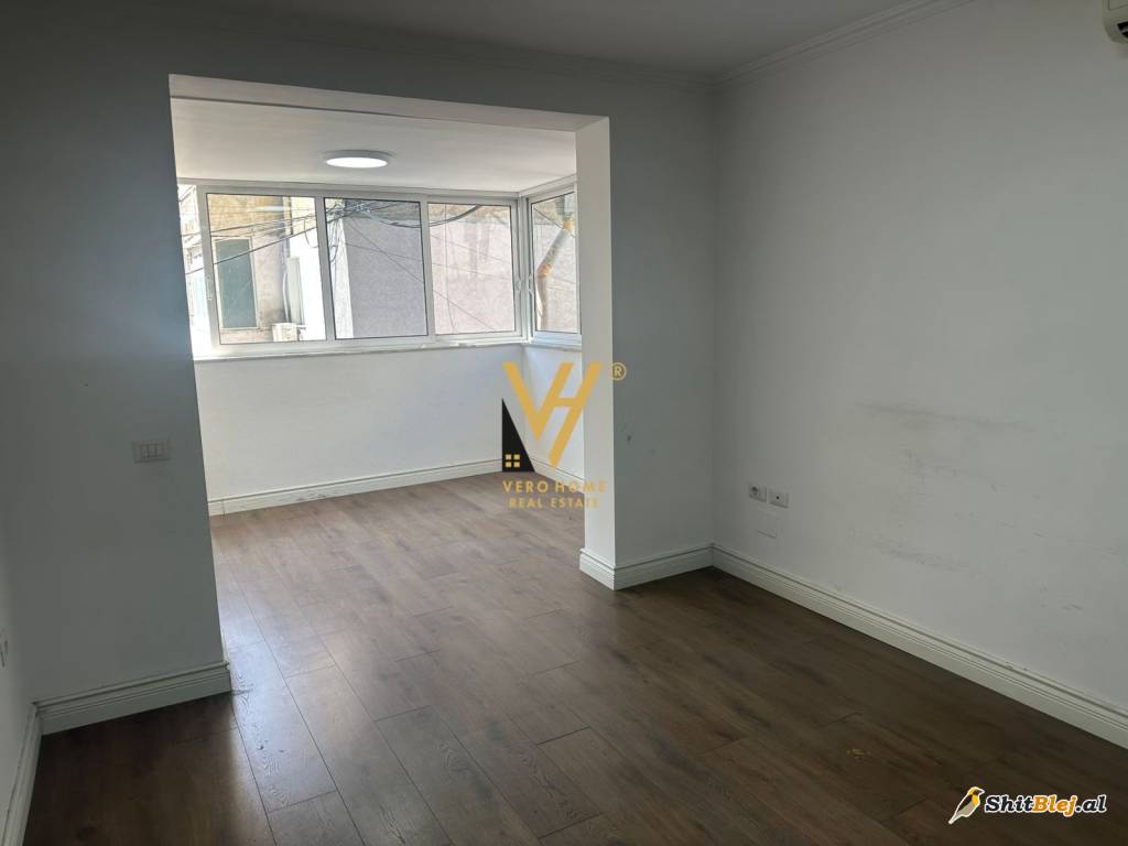 ZYRE 120M2 ME QERA NE BLLOK 1.000 EURO