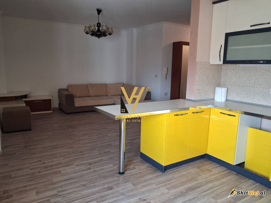1+1+BLK ME QERA NE QENDER 600 EURO