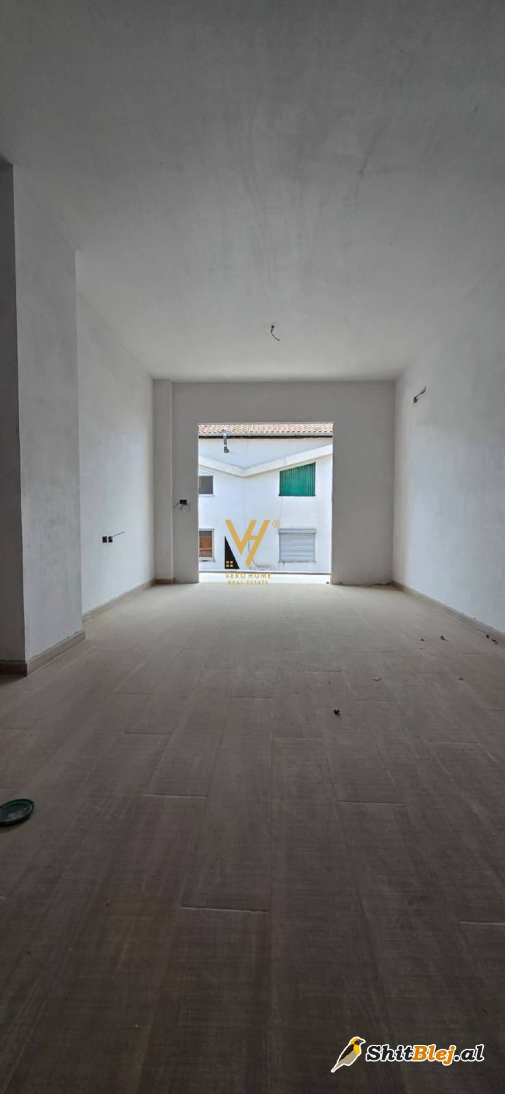 1+1 TE STACIONI I TRENIT 140.000 EURO