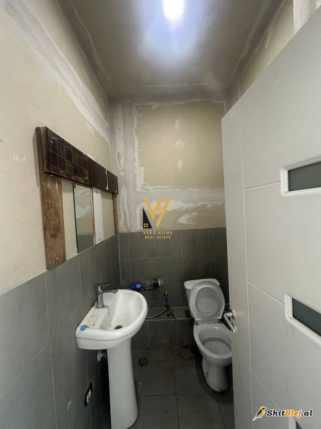 DYQAN 50M2 TE MYSLYM SHYRI 1.300 EURO