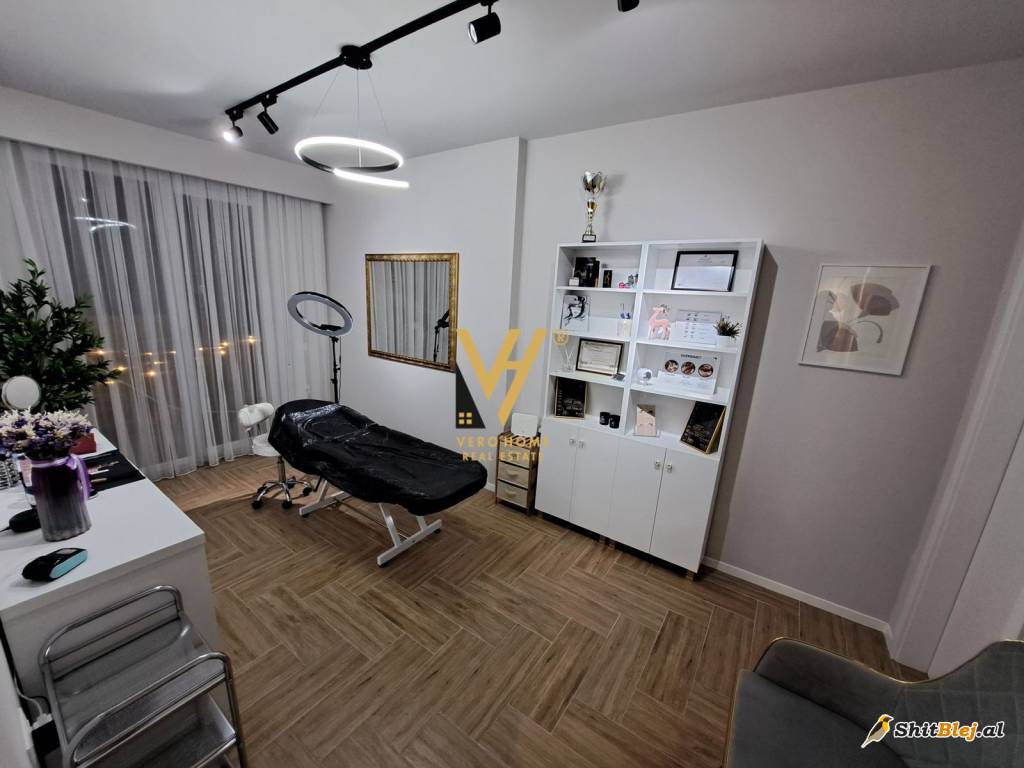2+1+2 TE RRUGA E BARRIKADAVE 275.000 EUR