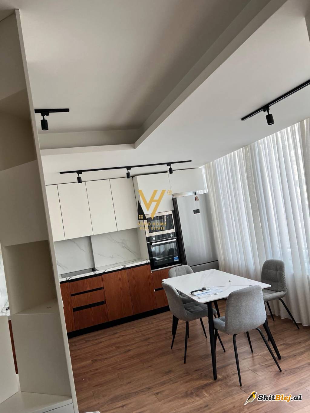  2+1+2 TE NENKALIMI I KRISTALIT 800 EURO