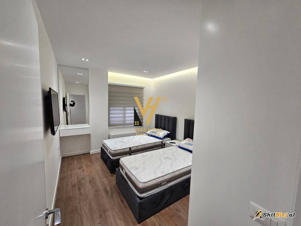 2+1+2 TEK RRUGA HIM KOLLI 1.000 EURO