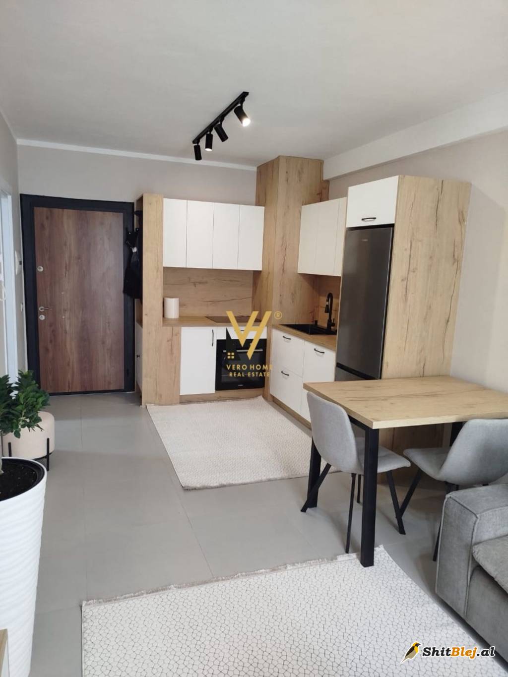 1+1+BLK ME QERA TE UNIVERS CITY 500 EURO