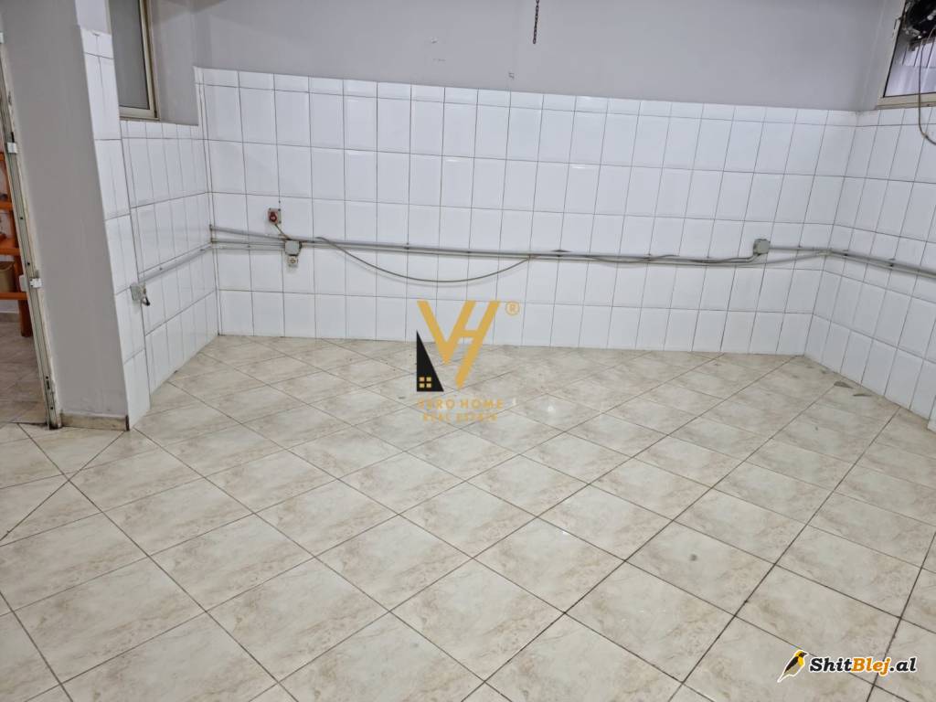 MAGAZINE 300 M2 NE SELITE 1.000 EURO