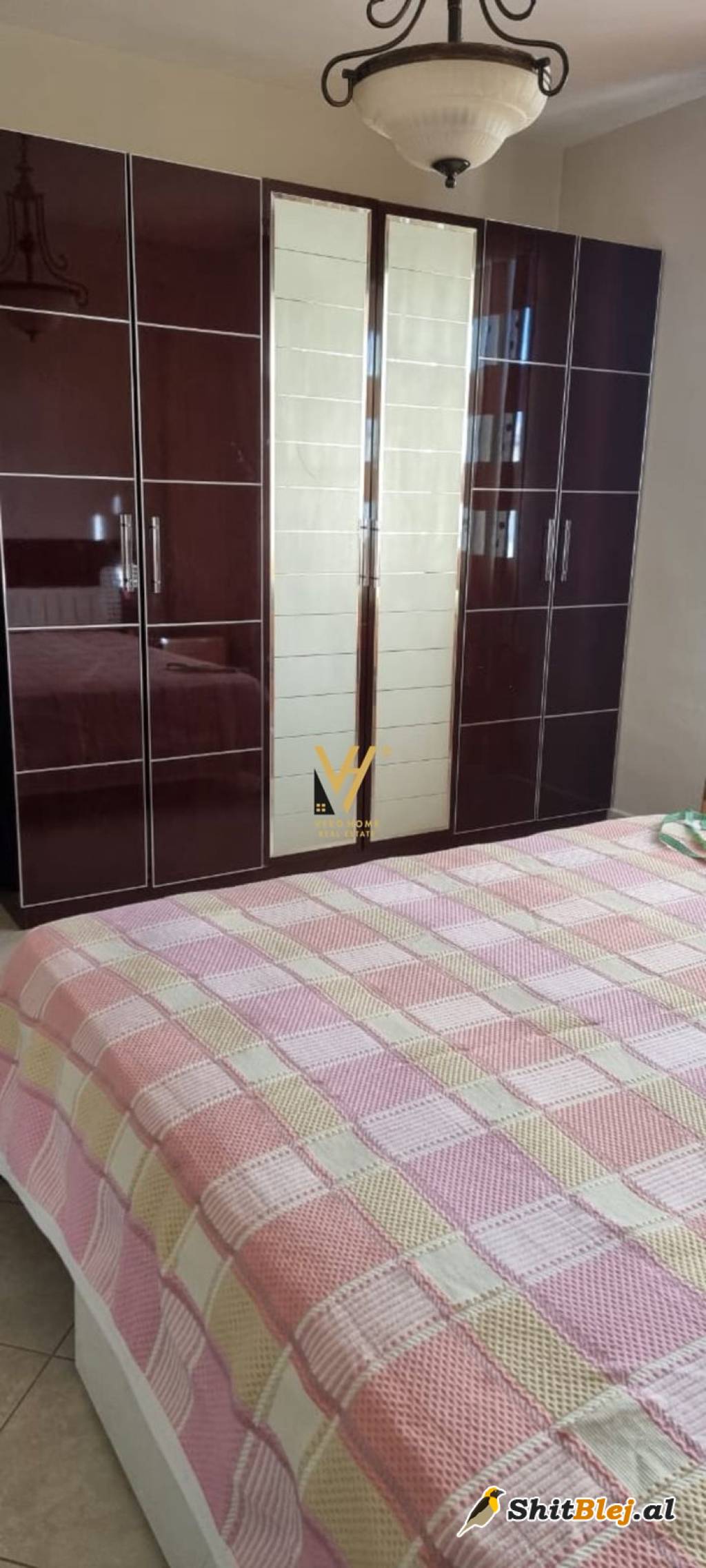3+1+2 ME QERA TE 21 DHJETORI 1.200 EURO