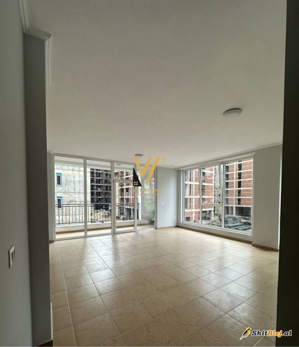  ZYRE 122M2 STACIONI I TRENIT 1300 EURO