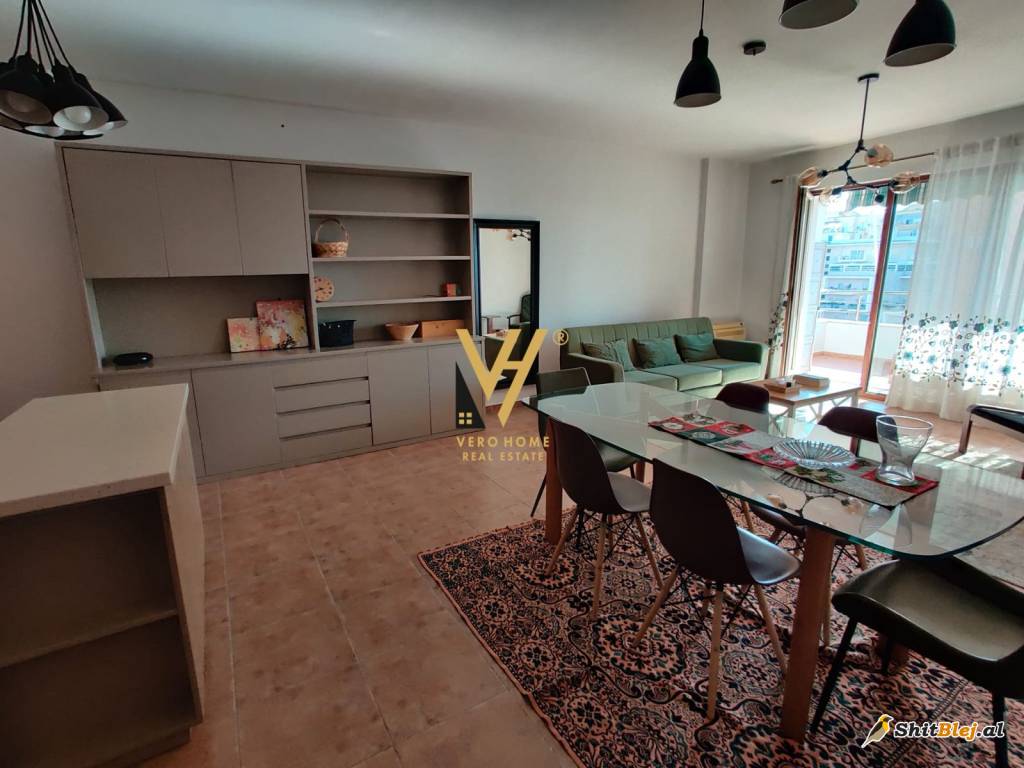  2+1+2+BLK NE MYSLYM SHYR 1.000 EUR