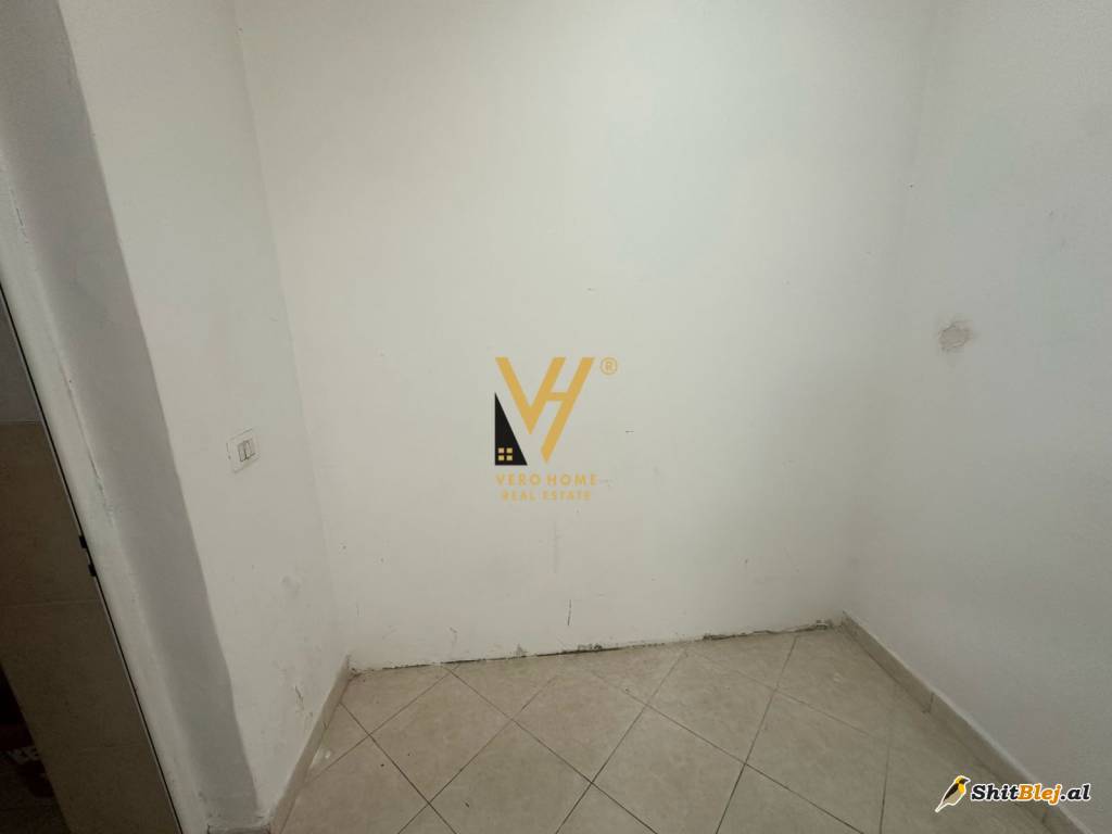 DYQAN 25M2 TE ISH TREGU ELEKTRIK 300 EUR