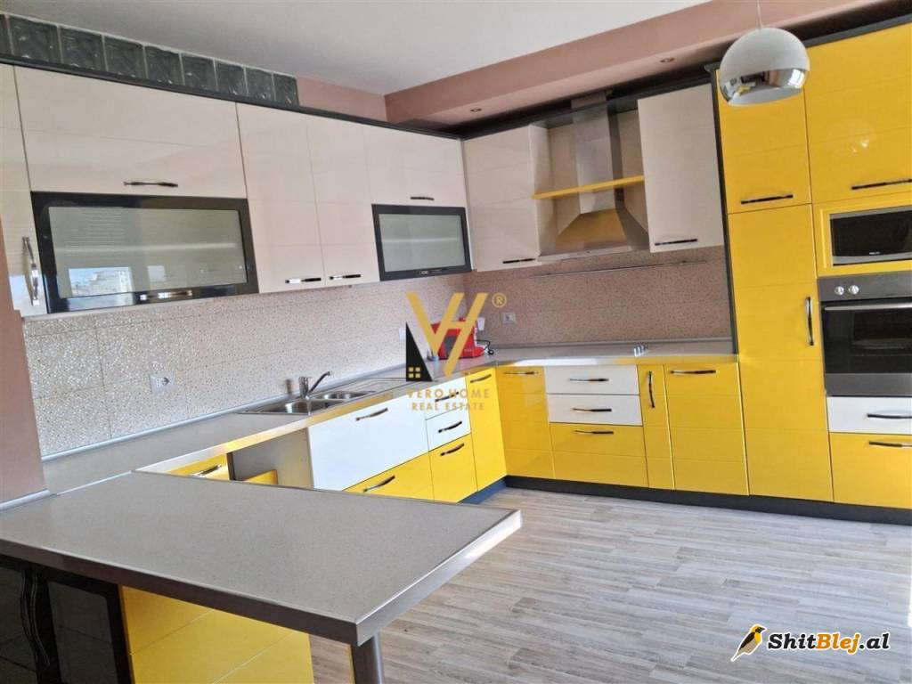  1+1+BLK NE QENDER 180.000 EURO
