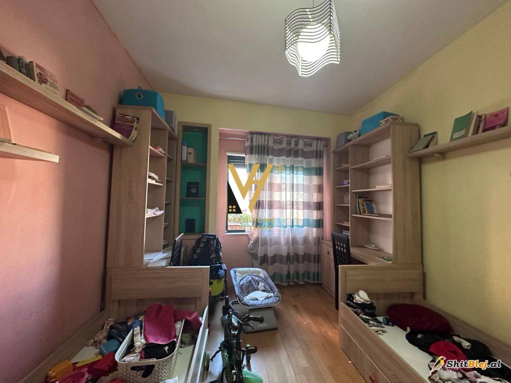 3+1+BLK TE RR.BARRIKADAVE 1.500 EURO