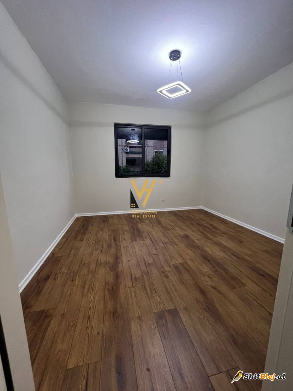  1+1 TE KLANI, KINOSTUDIO 92.000 EURO