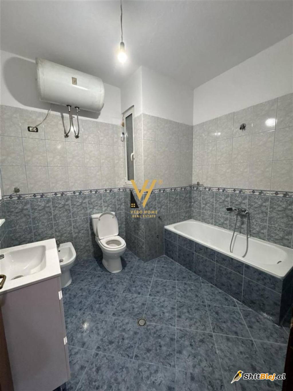 2+1+BLK ME QERA TE KODRA E PRIFTIT 600 E