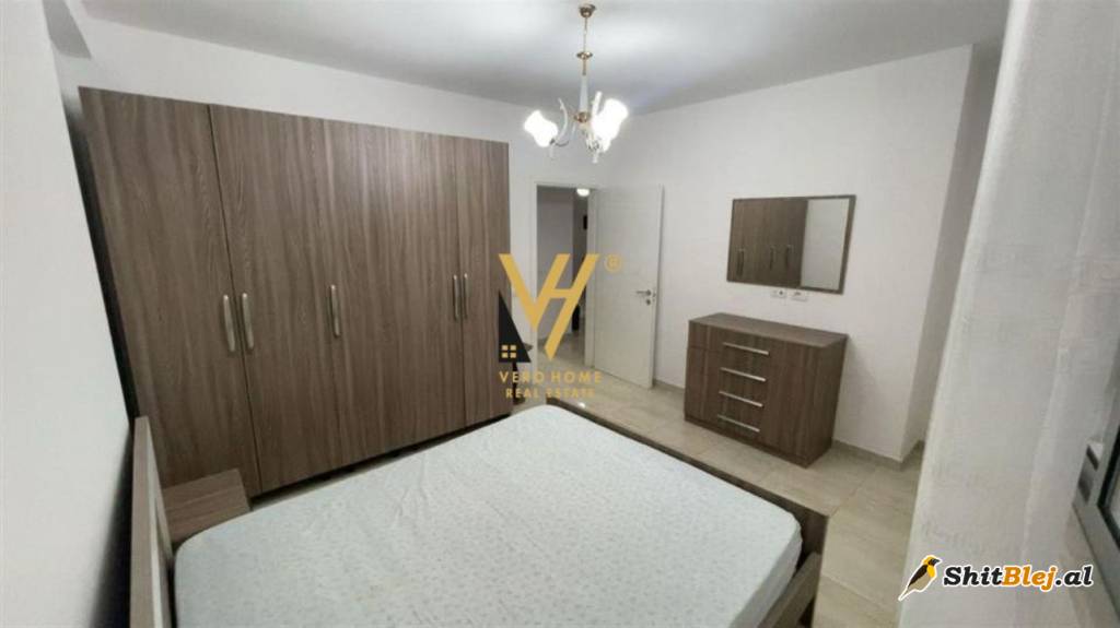  2+1 ME QERA TE KOMUNA E PARISIT 700 EUR