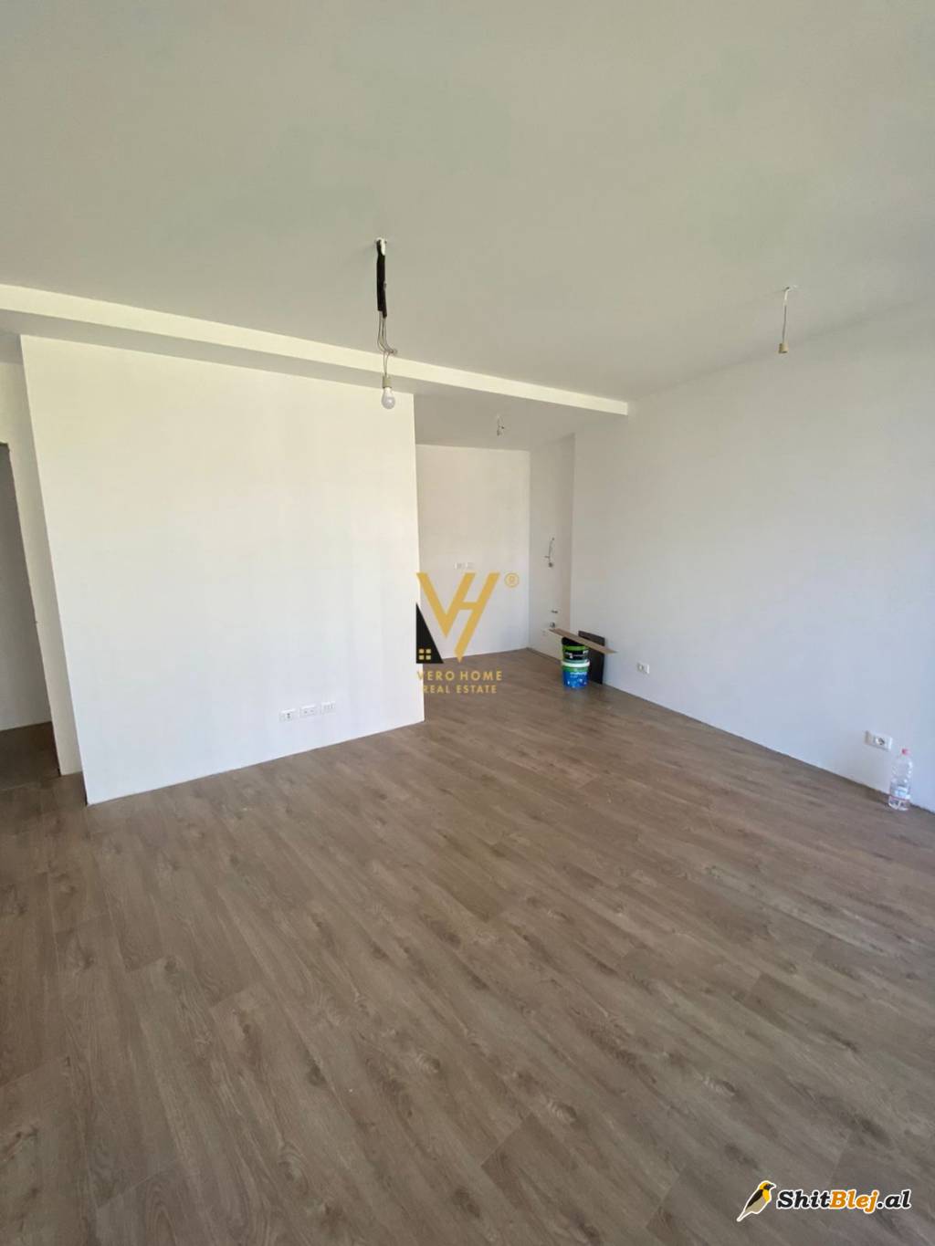 ZYRE 102M2 TE LAKE VIEW 1.500 EURO