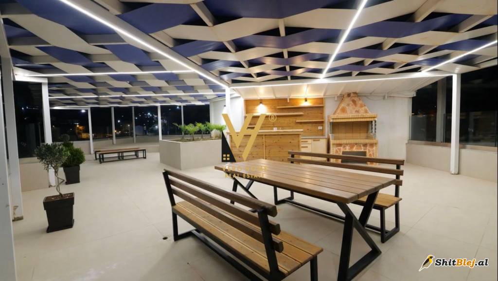 PENTHOUSE 365 M2 NE SARANDE 700.000EURO