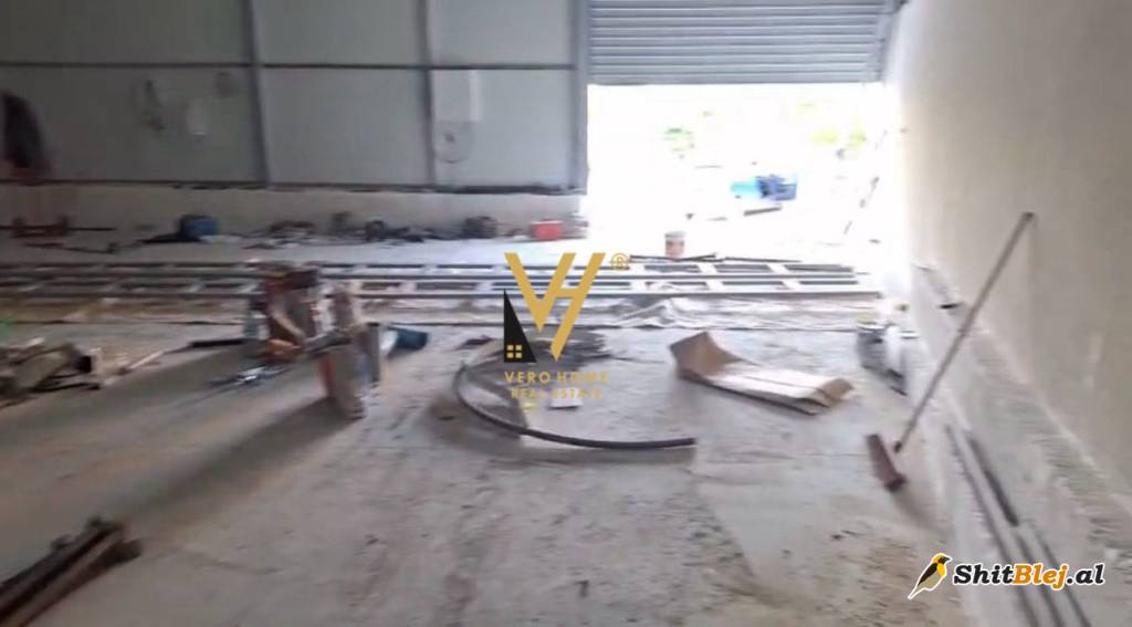 MAGAZINE 250M2 ME QERA NE KASHAR 1.200 E