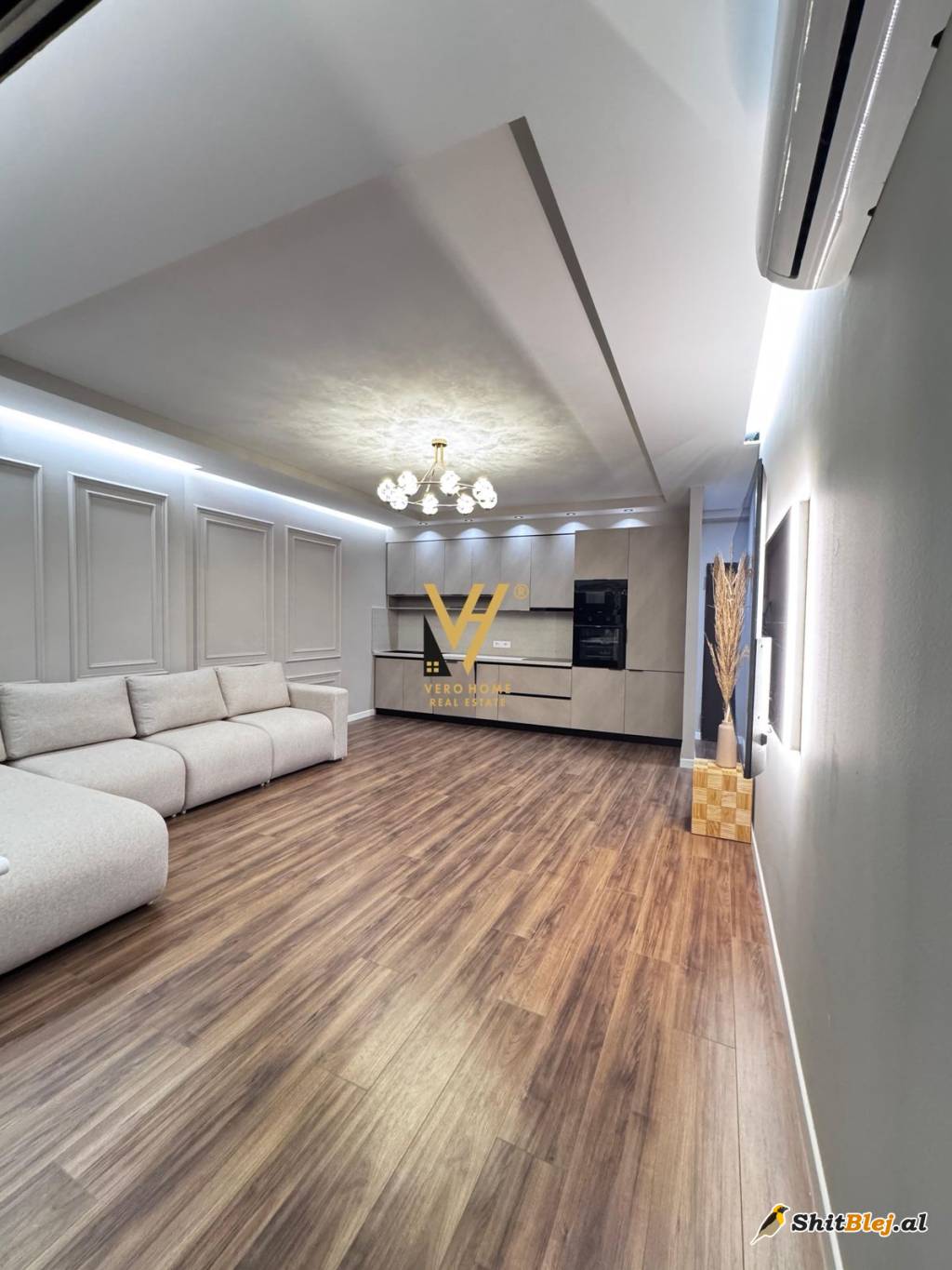  2+1+2 TE KOMUNA E PARISIT 285.000 EURO
