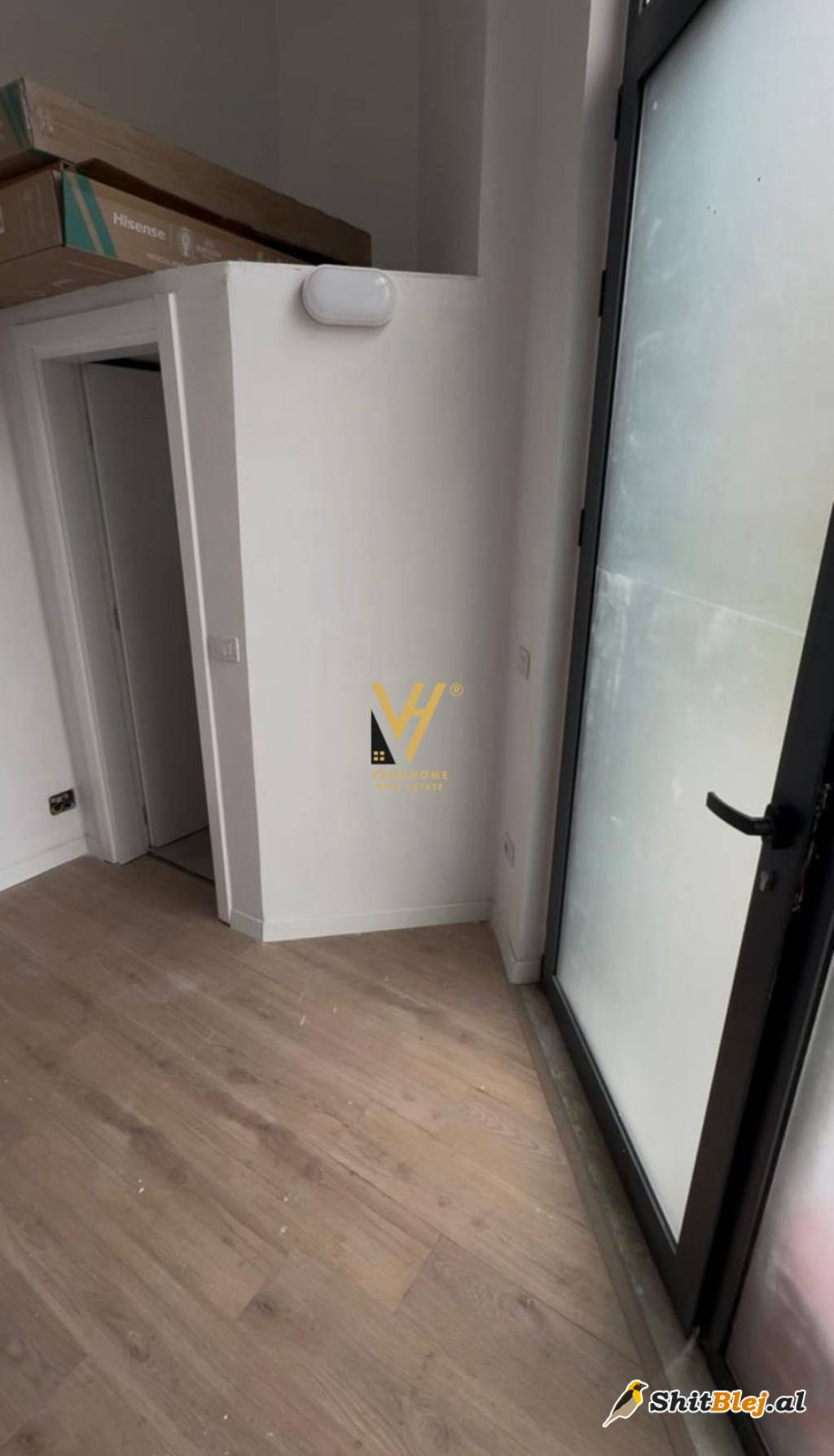 16 M2 TE BLLOKU I AMBASADAVE 250 EURO