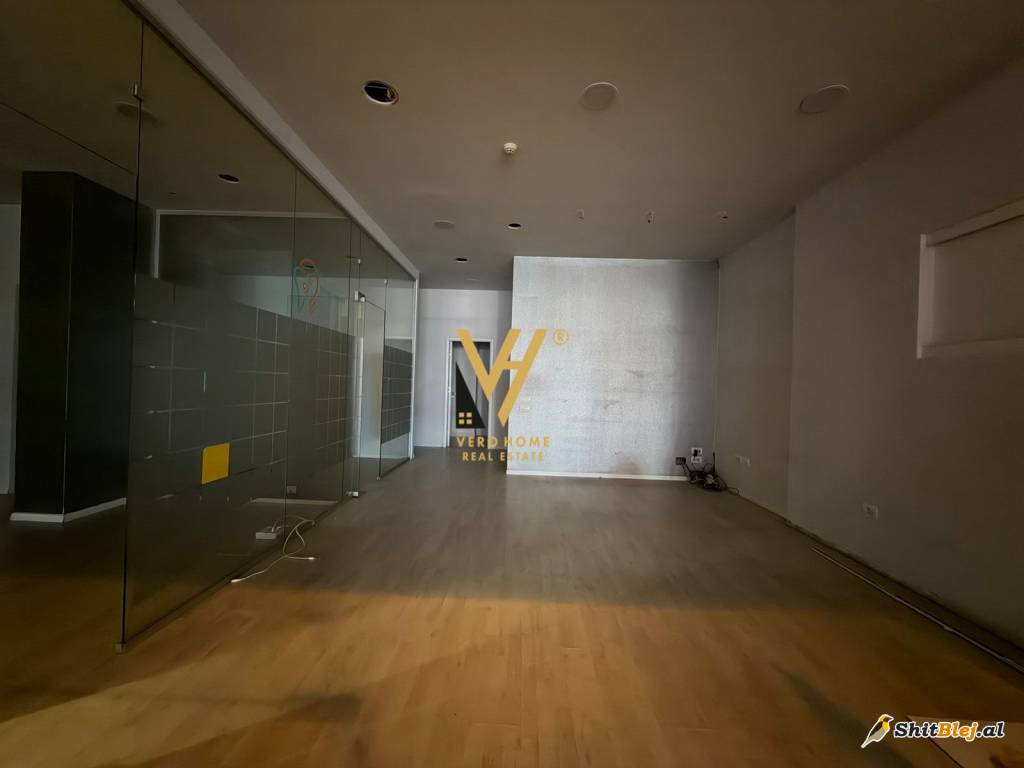 DYQAN 100M2 KOPSHTI ZOOLOGJIK 1.300 EURO