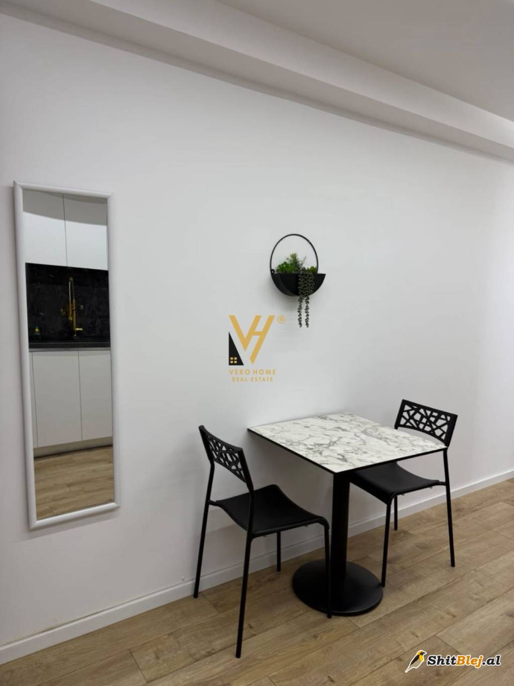 GARSIONERE ME QIRA  21 DHJETORI 550 EURO