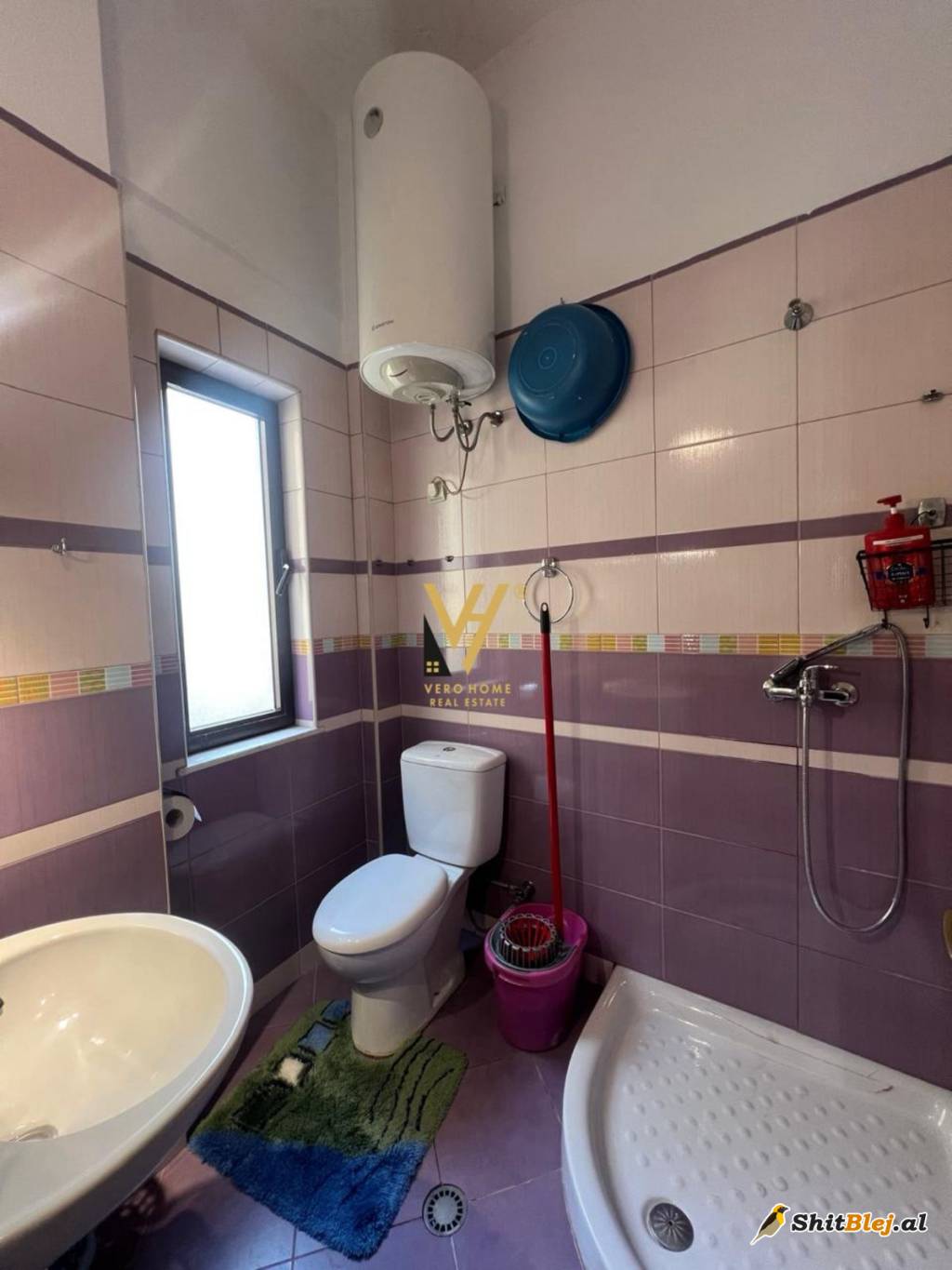 ZYRE 180M2 TE RRUGA E KAVAJES 3.000 EURO