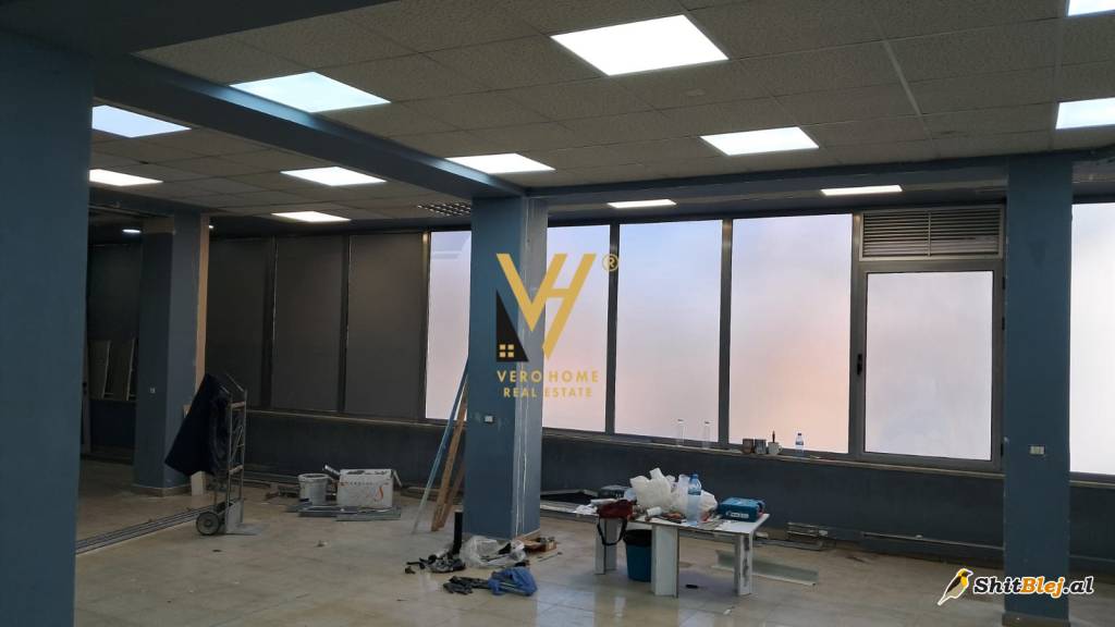ZYRE 200 M2 TEK FARMACIA 10 200.000 LEKE