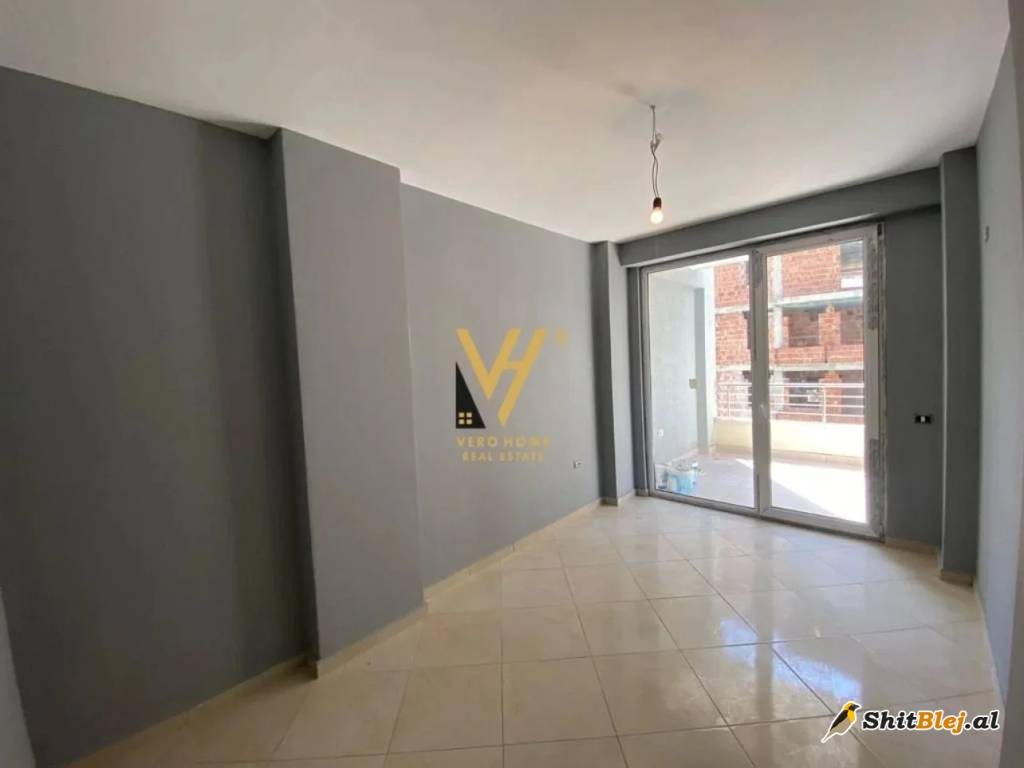 2+1+2 TE KOPSHTI BOTANIK 215.000 EURO