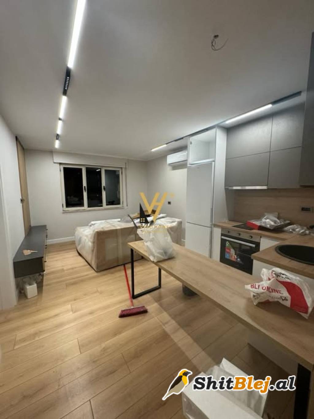 1+1&GARSONIERE KOMUNA PARISIT 1.200 EURO