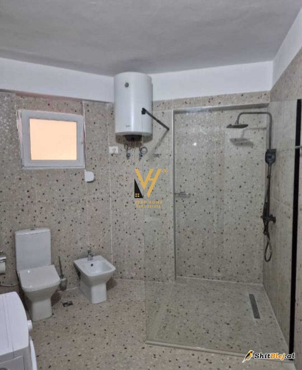 ZYRE 127 M2 TE RRUGA VASO PASHA 1100 EUR