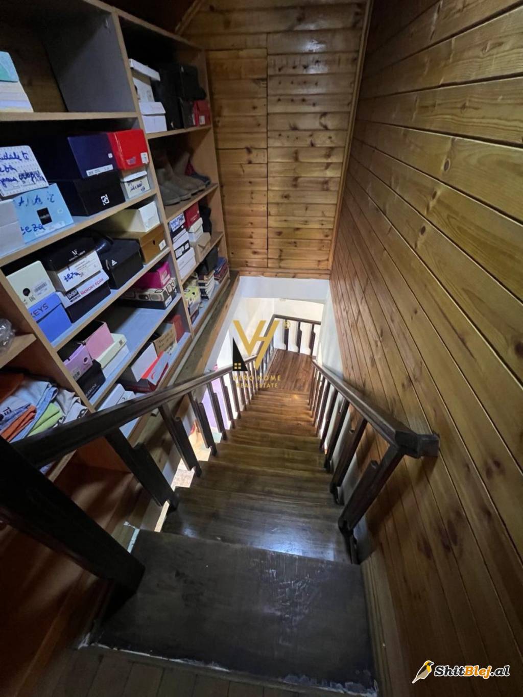 ZYRE 180M2 TE RRUGA E KAVAJES 3.000 EURO