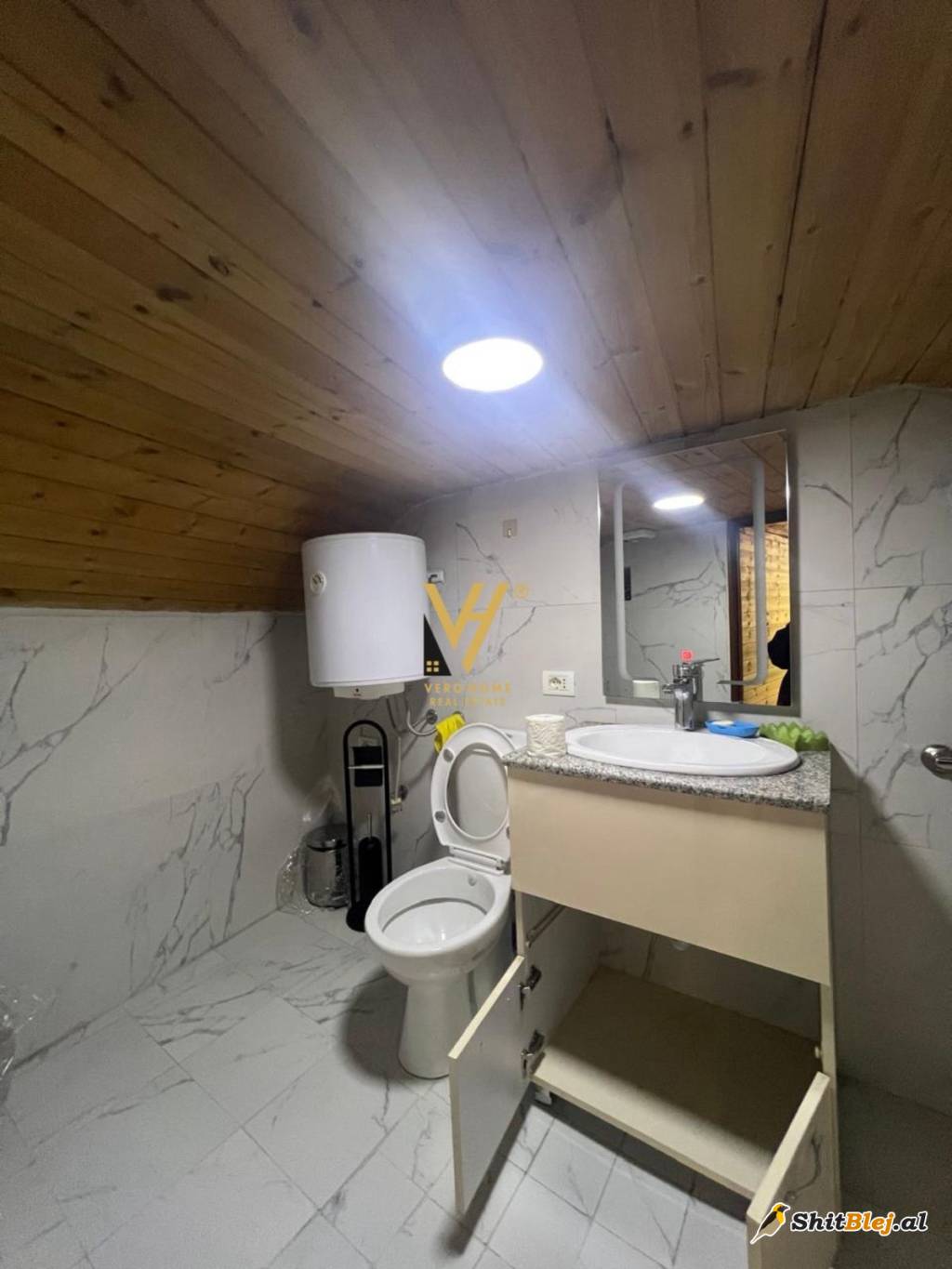 ZYRE 180M2 TE RRUGA E KAVAJES 3.000 EURO