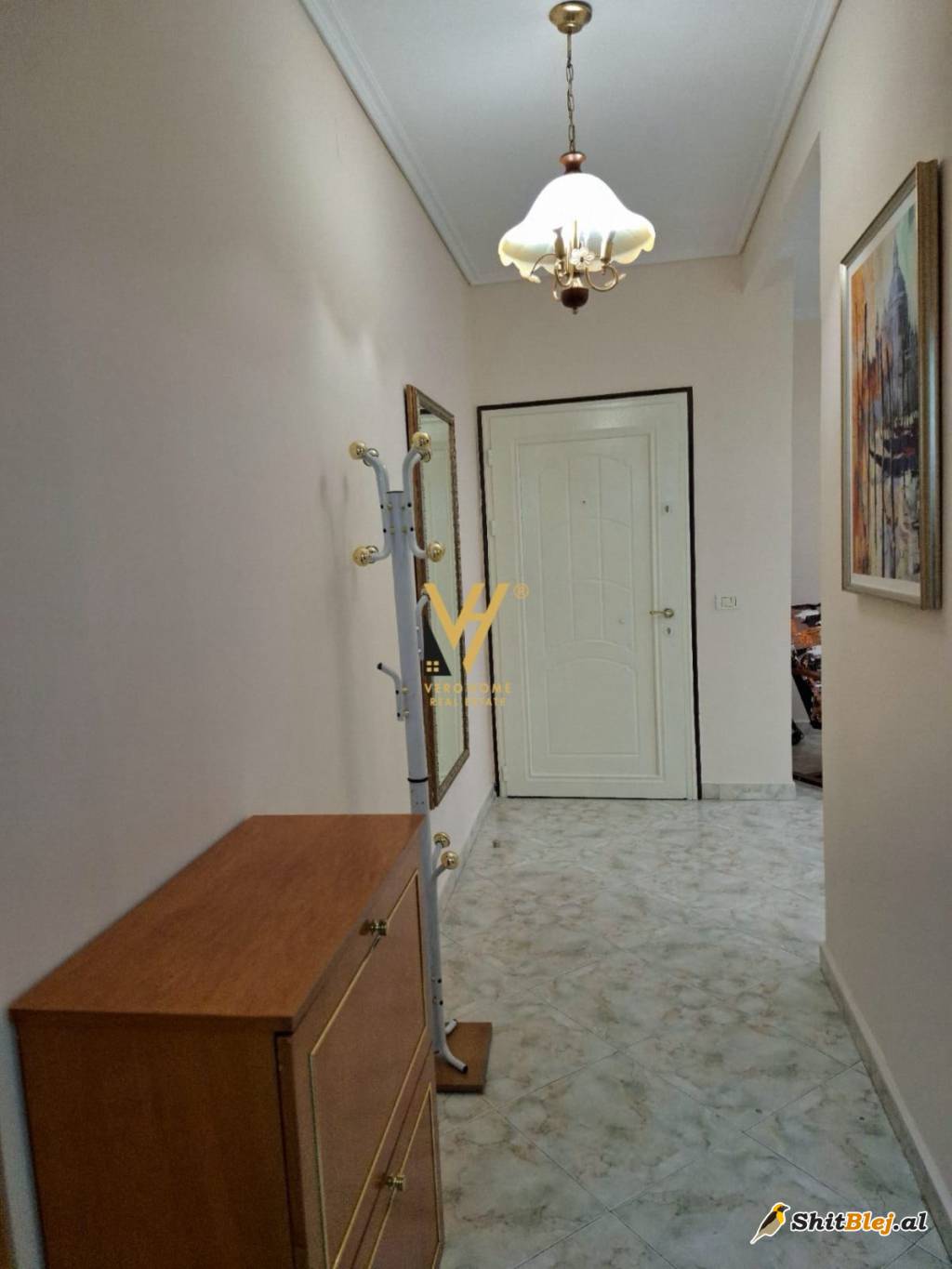  1+1 ME QERA TE KOMUNA E PARISIT 550 EUR