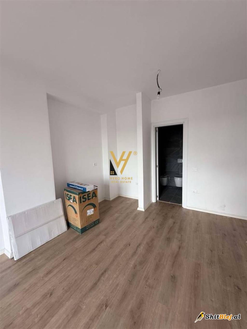 ZYRE 70M2 TE BULEVARDI I RI 500 EURO