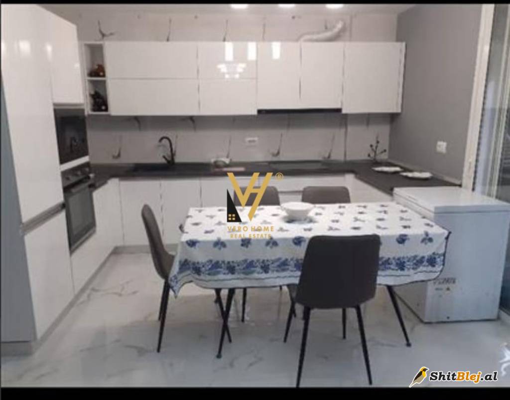 2+1+2 NE PLAZH DURRES 260.000 EURO