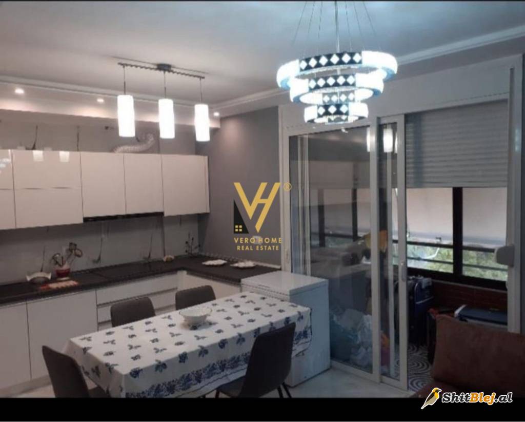 2+1+2 NE PLAZH DURRES 260.000 EURO
