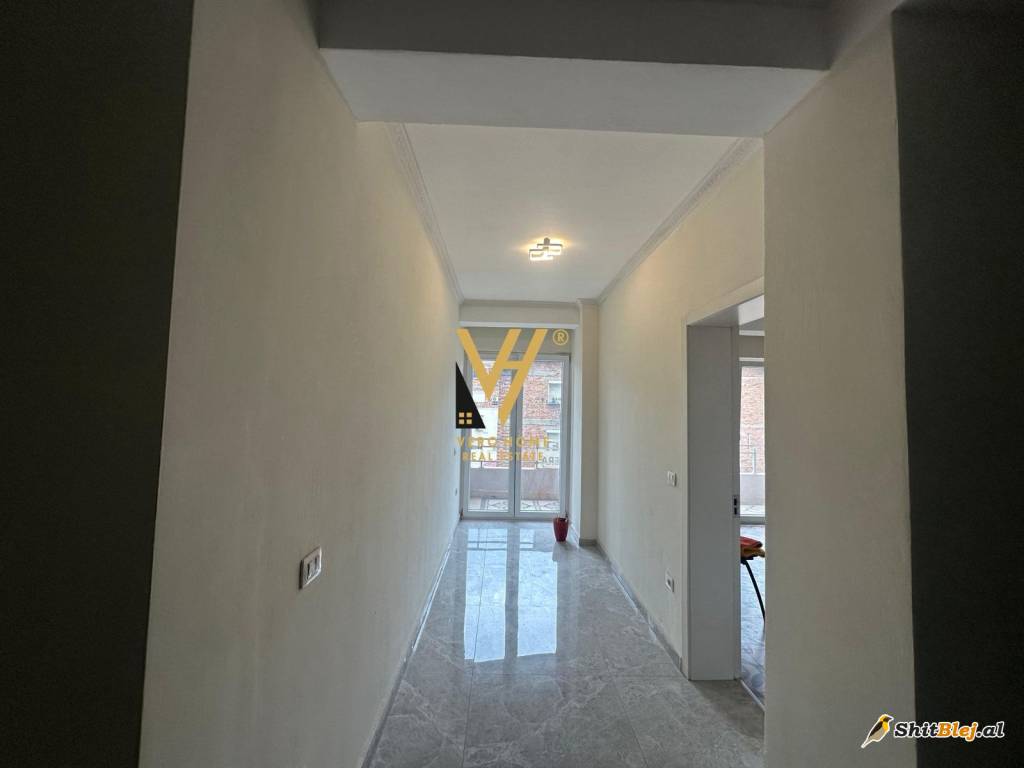 ZYRE 106 M2 ME QIRA TREGU CAM 700 EURO
