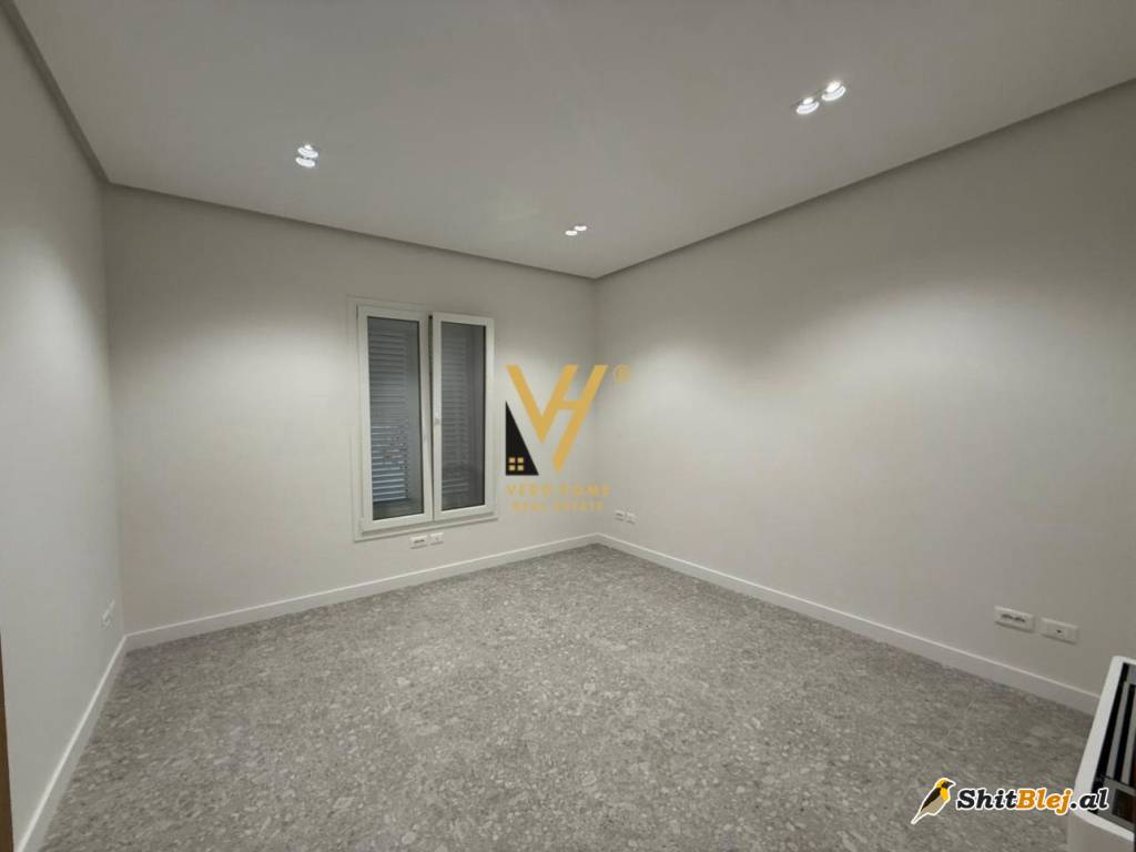 GODINE ME QIRA TE RR.ELBASANIT 9.000 EUR