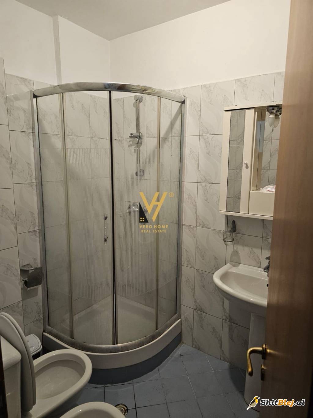2+1+BLK ME QERA TE 21 DHJETORI 700 EURO