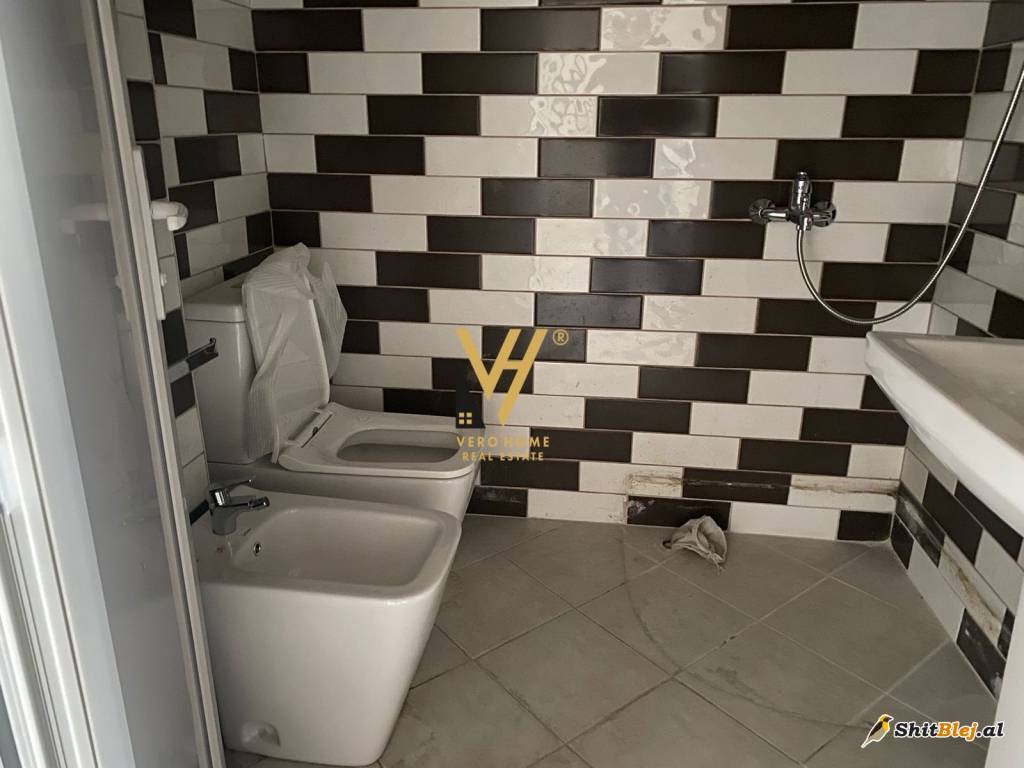  AMBIENT 160 M2 KTHESA E KAMZES 800 EURO