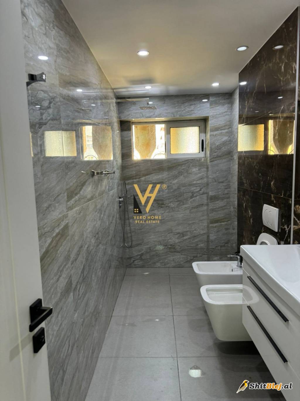 ZYRE 80 M2 ME QERA TE 9-KATSHET 900 EURO