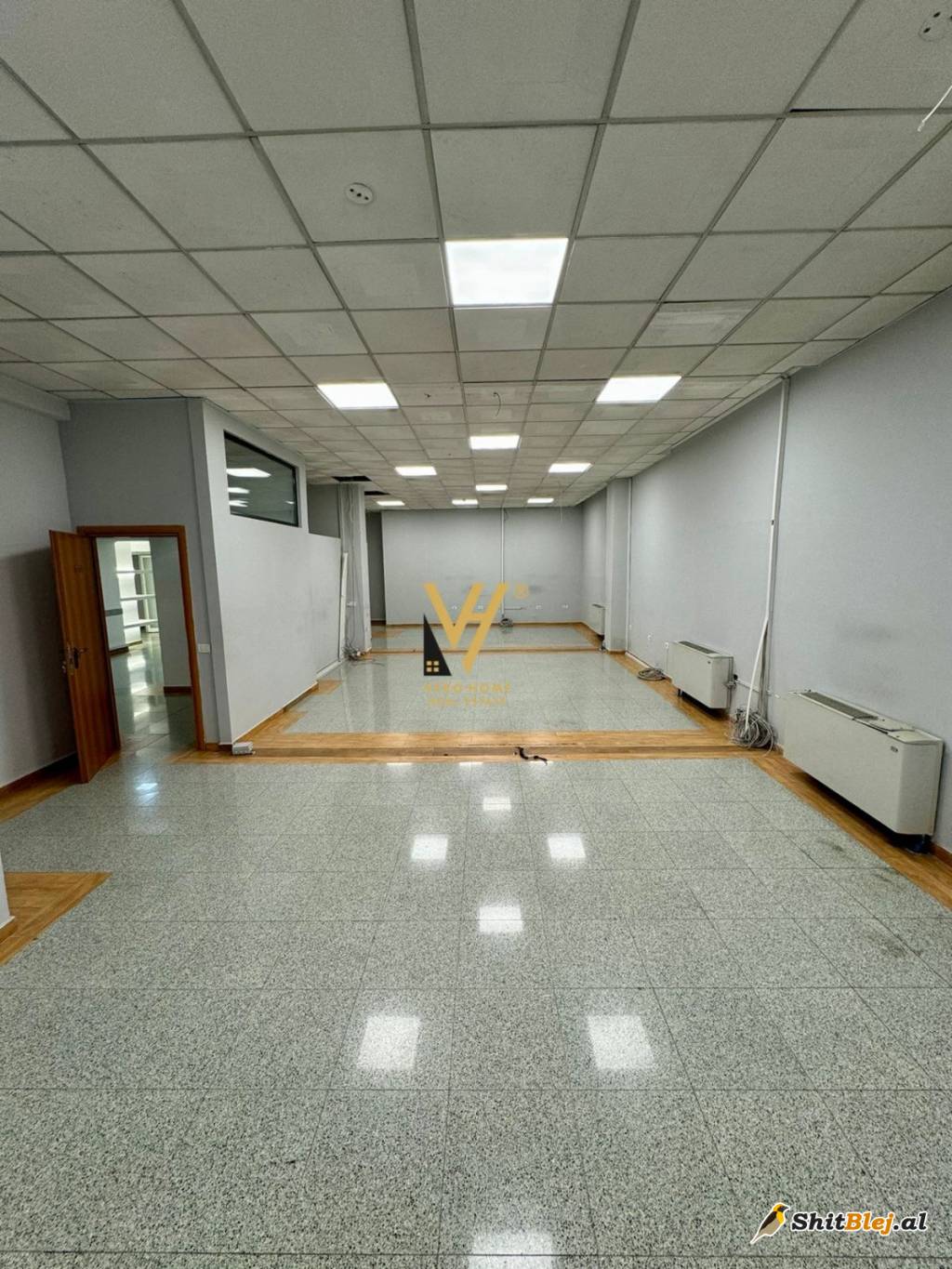 AMBIENT 655 M2 TE RR.KAVAJES 5.800 EURO