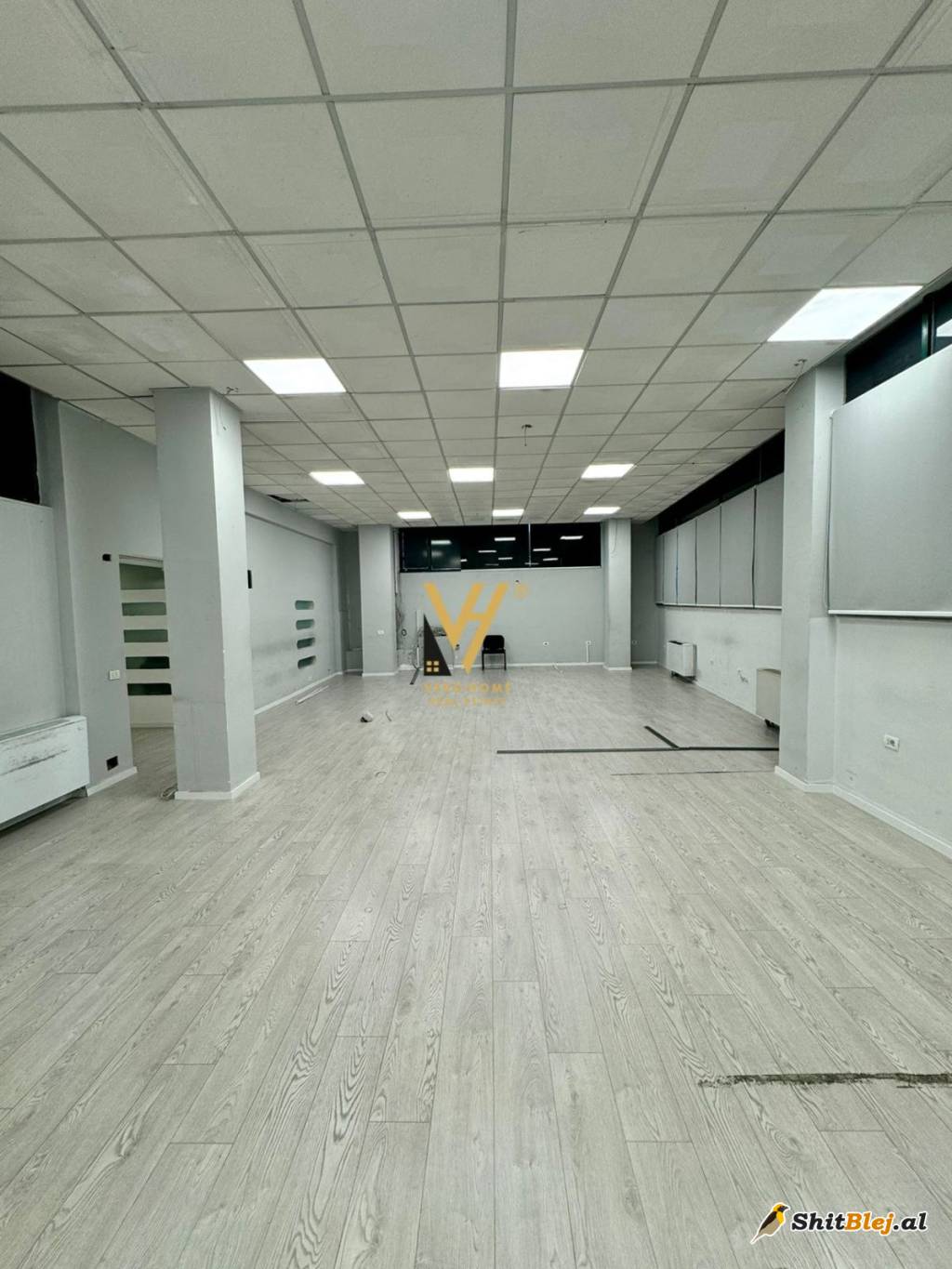 AMBIENT 655 M2 TE RR.KAVAJES 5.800 EURO