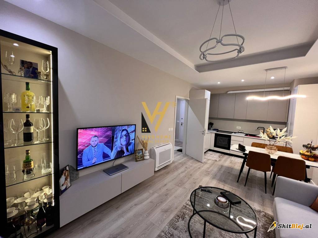  2+1+BLK ME QERA TE 21 DHJETORI 800 EURO