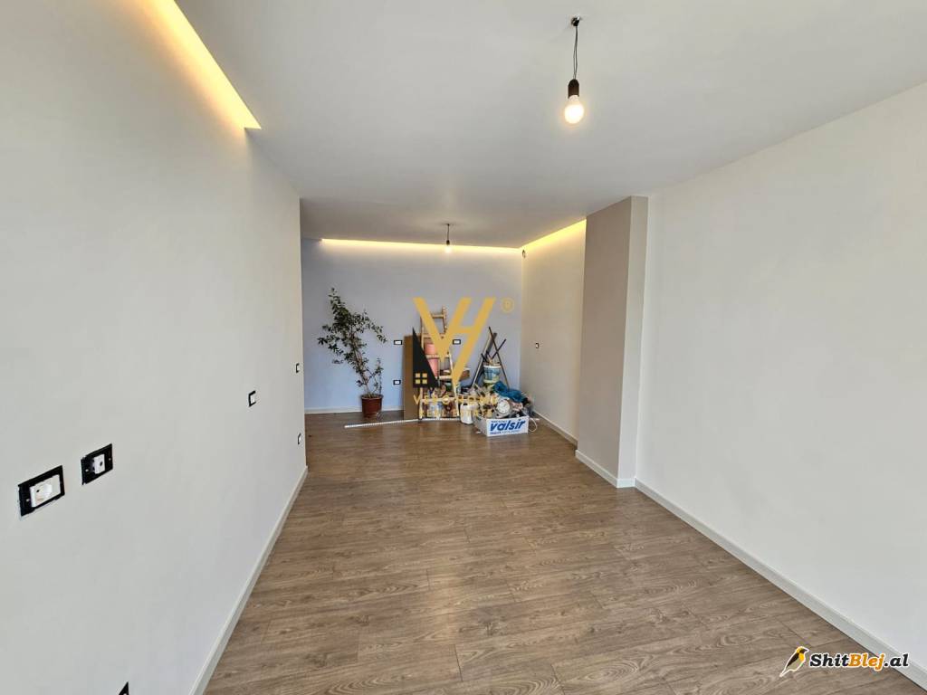 ZYRE 90 M2 ME QERA ZOGU I ZI 95.000 LEKE