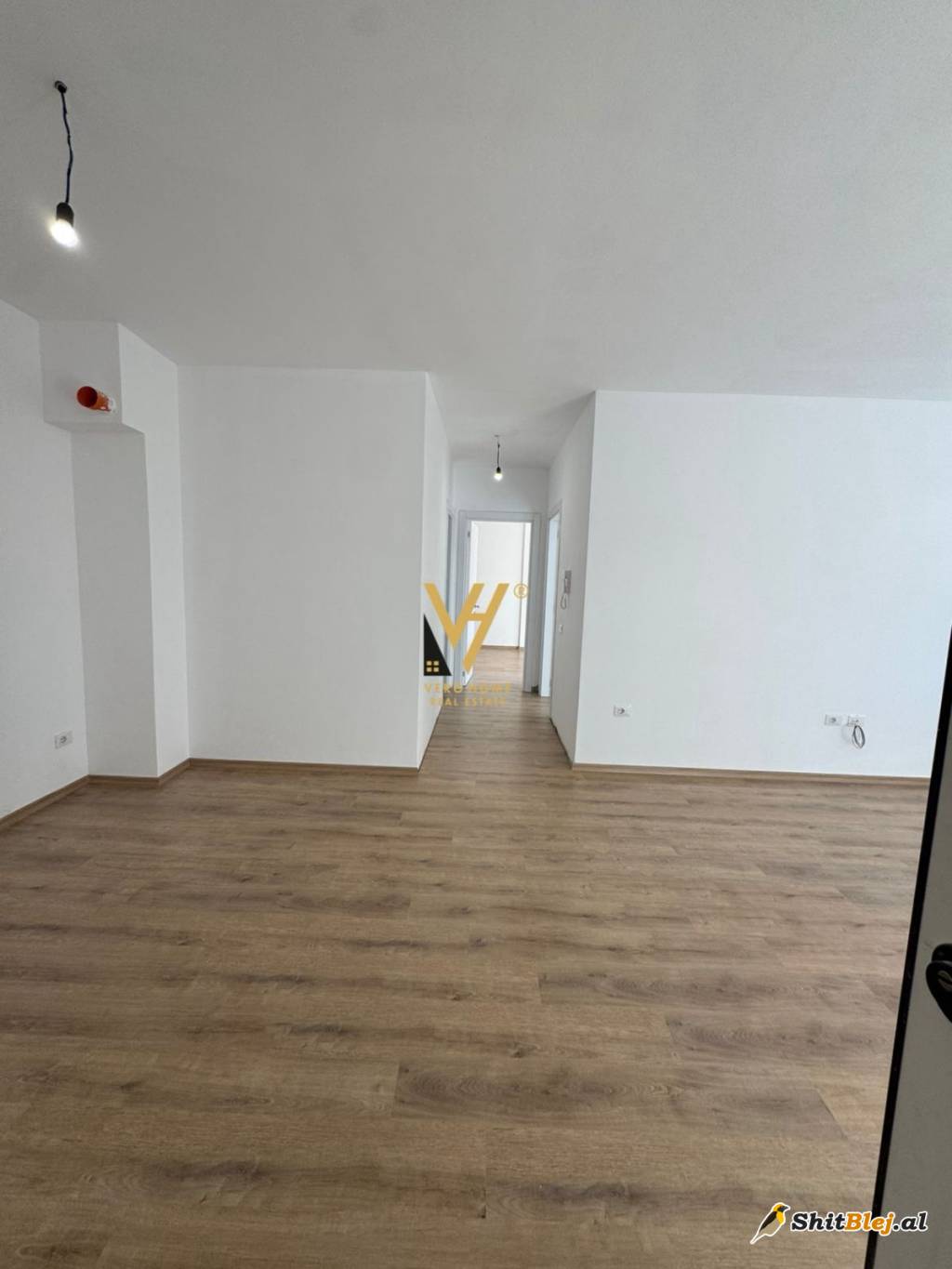  2+1+2 TE RR.ELBASANIT 213.750 EURO