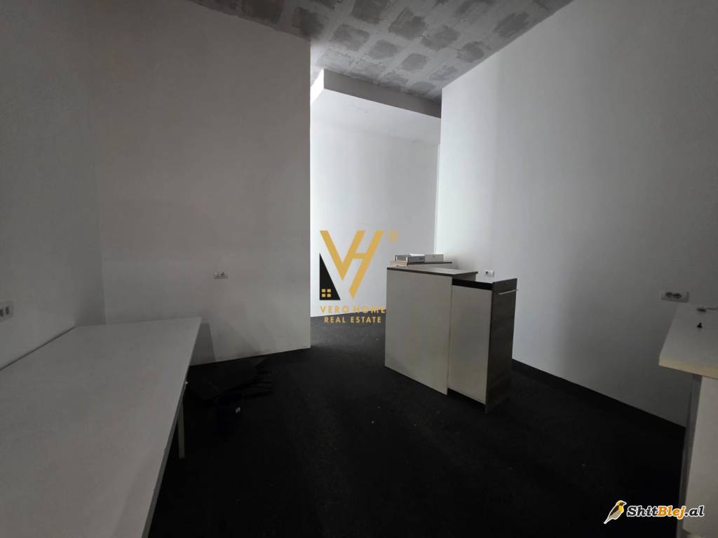 MAGAZINE 300 M2 TE CASA ITALIA 1.950 EUR