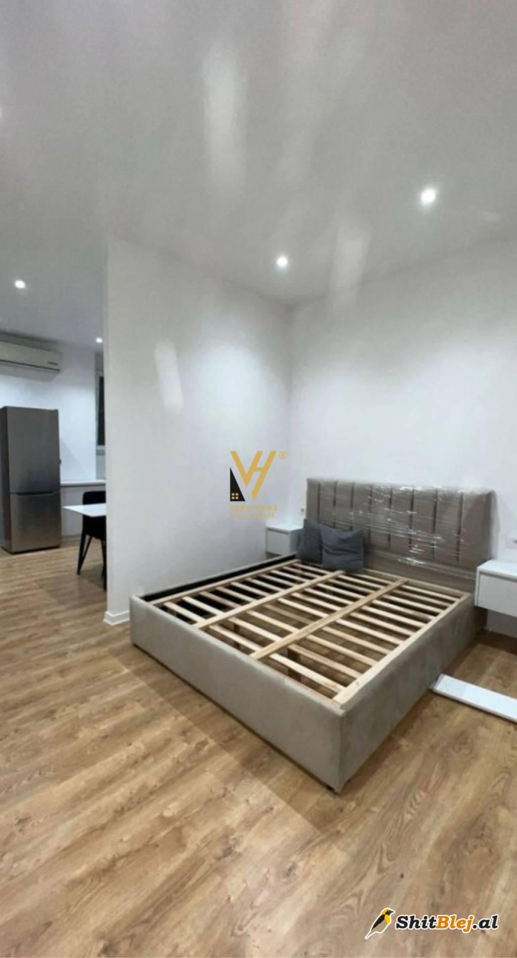 1+1 ME QERA TE RR. BARRIKADAVE 650 EURO