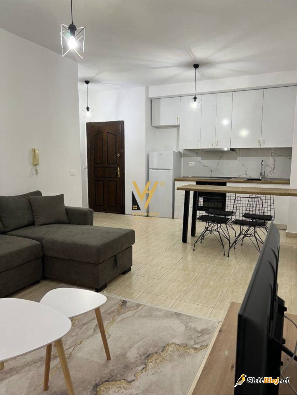 2+1+BLK ME QERA NE SELITE 800 EURO